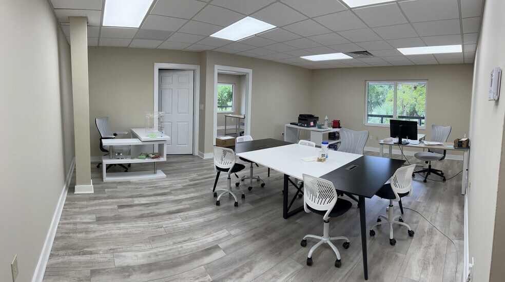 More Photos Of 7480 Fairway Dr, Miami Lakes Medical For Lease