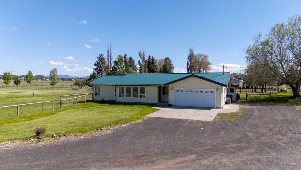 More Photos Of 9101 NW 31st St, Terrebonne Specialty For Sale