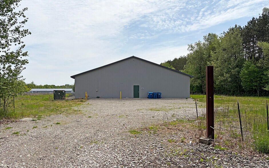 More Photos Of 6745 Oak Rd, Vassar Distribution For Sale
