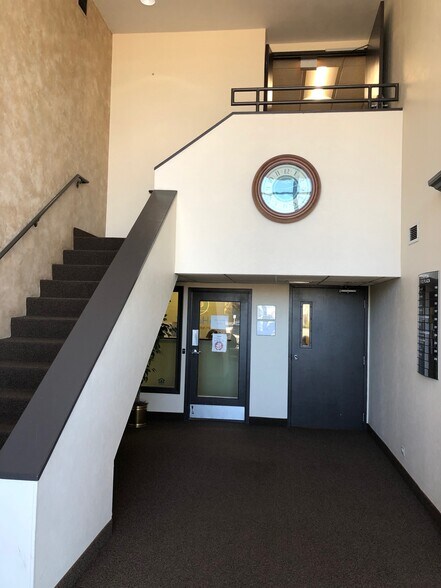 More Photos Of 1650 N Arlington Heights Rd, Arlington Heights Office For Lease