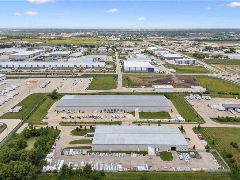 More Photos Of 850 Mann Rd SW, Cedar Rapids Warehouse For Lease