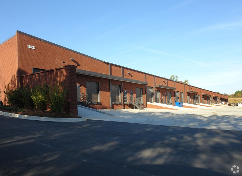 More Photos Of 1625 Lakes Pky, Lawrenceville Unknown For Lease