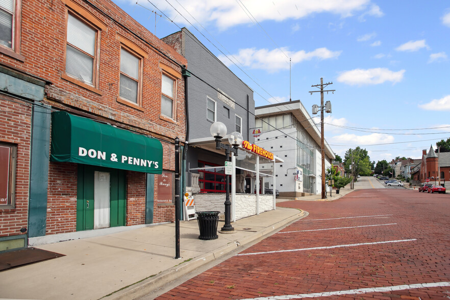 More Photos Of 314 State St, Alton Restaurant For Sale