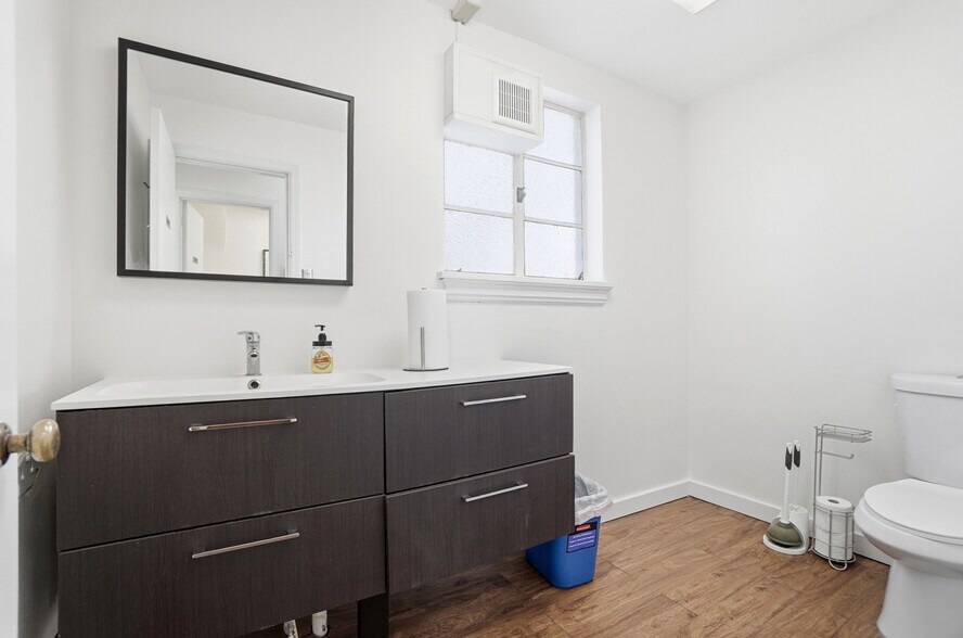 More Photos Of 2337 Victory Pky, Cincinnati Office Residential For Sale