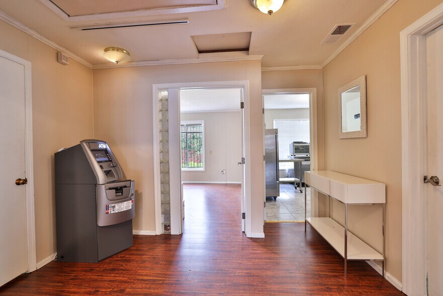 More Photos Of 14527-14529 Big Basin Way, Saratoga Storefront Retail Residential For Sale