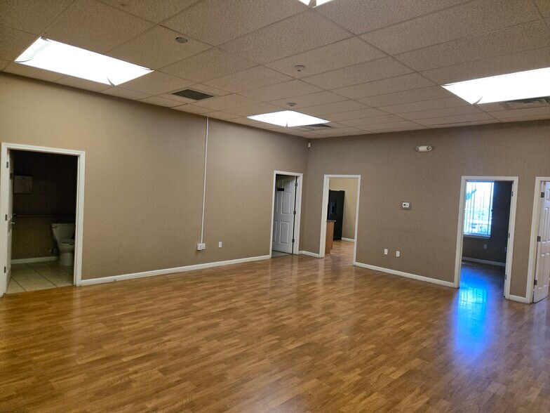 More Photos Of 1160 Selmi Dr, Reno Office For Lease