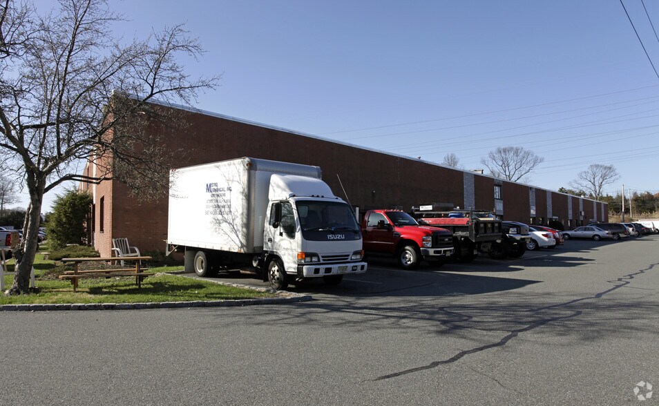 More Photos Of 1-32 Merry Ln, East Hanover Warehouse For Lease