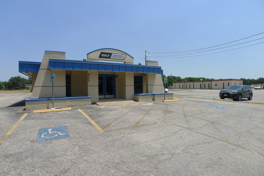 Primary Photo Of 4045 E Southcross Blvd, San Antonio Medical For Sale