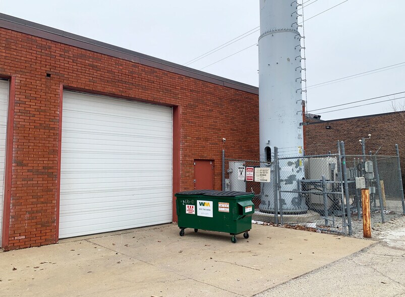 More Photos Of 170 Shepard Ave, Wheeling Warehouse For Lease