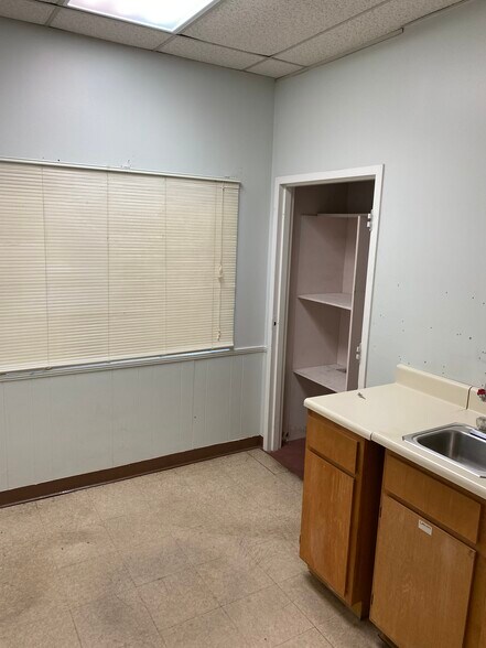More Photos Of 1577 Mount Zion Rd, Morrow Medical For Lease