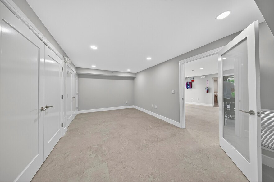 More Photos Of 3111 W Mcnab Rd, Pompano Beach Manufacturing For Lease