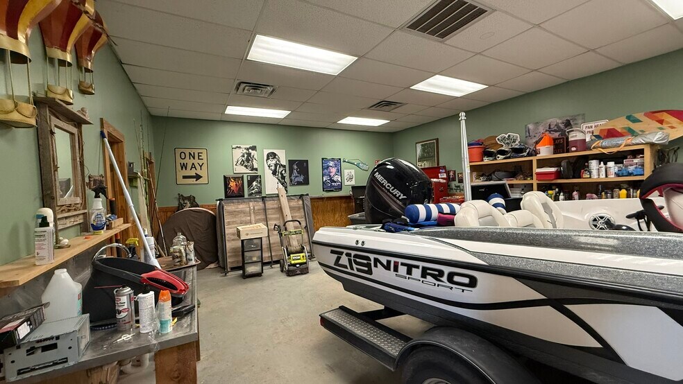 More Photos Of 9506 F M 835, Slaton Sports And Entertainment For Sale