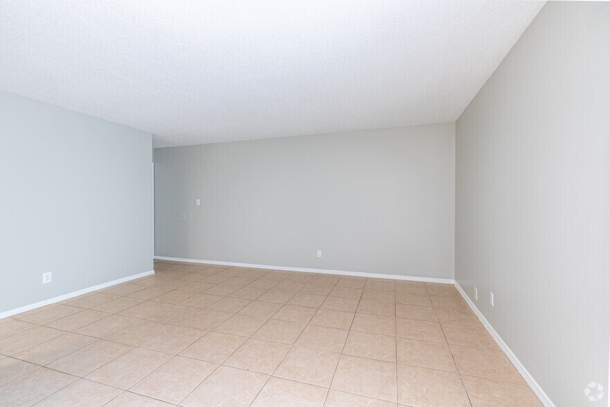 More Photos Of 108 NW 63rd St, Kansas City Apartments For Sale