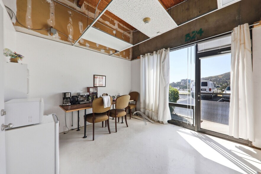 More Photos Of 100 N Hill Dr, Brisbane Light Manufacturing For Sale