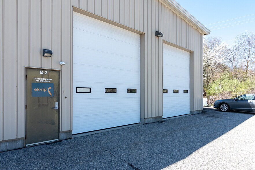 More Photos Of 376 Dry Bridge Rd, North Kingstown Warehouse For Sale