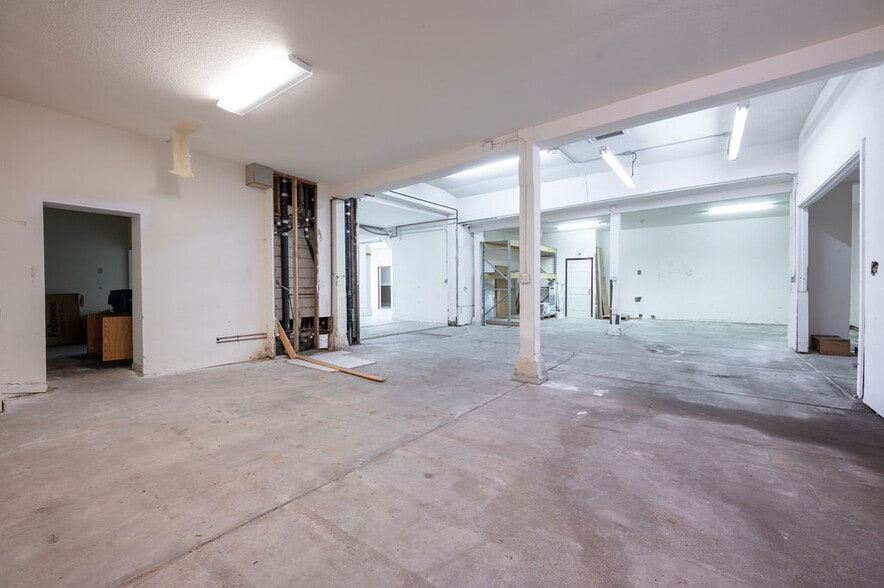 More Photos Of 5935-5937 Mission St, Daly City Warehouse For Lease