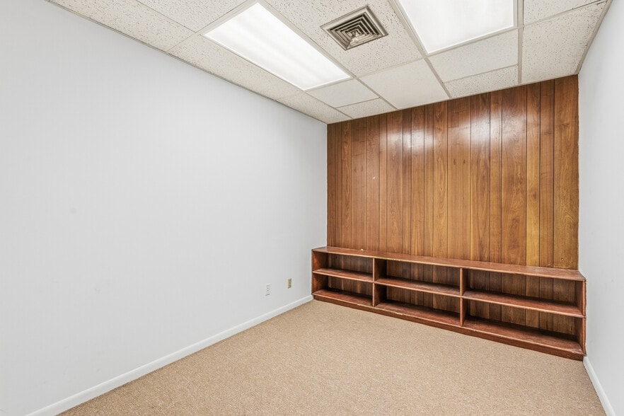 More Photos Of 2145 15th Ave, Vero Beach Office For Sale