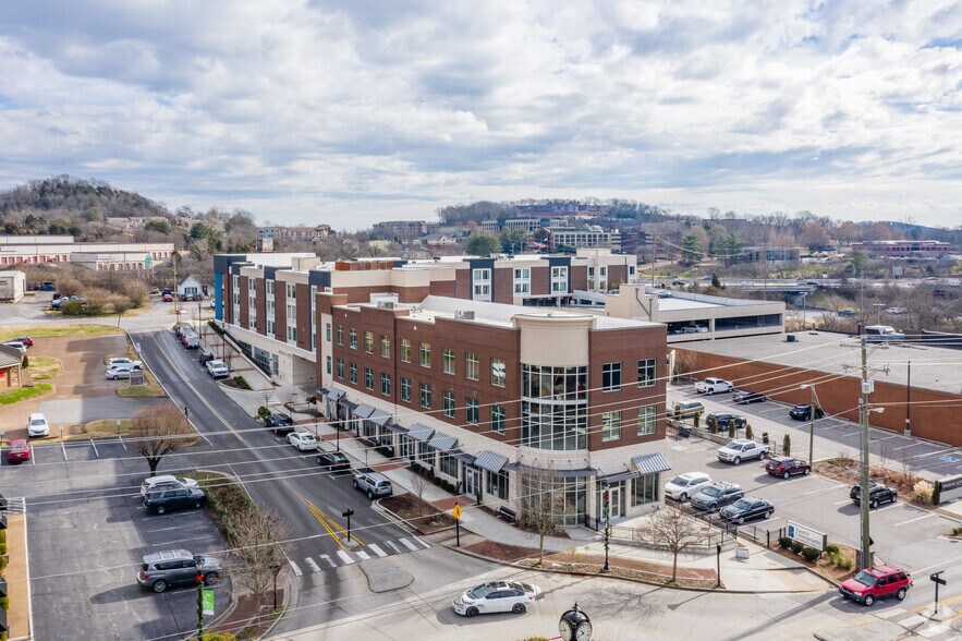 More Photos Of 7105 Town Center Way, Brentwood Office For Lease