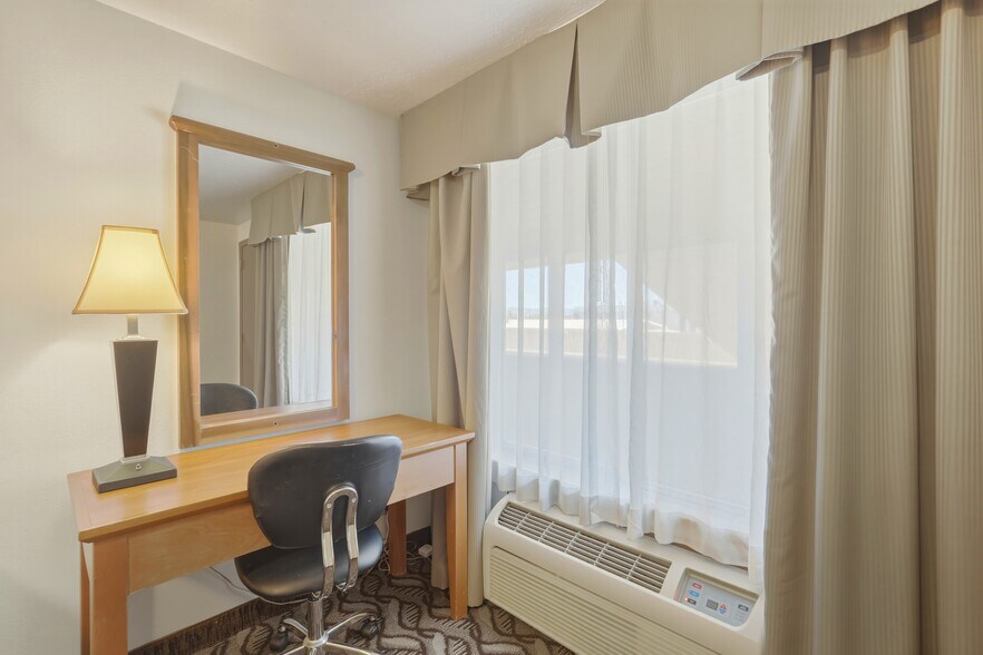 More Photos Of 311 E Main St, Vernal Hotel For Sale