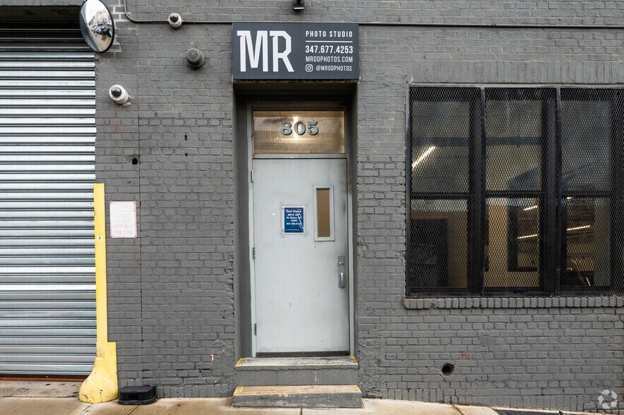 More Photos Of 805 E 139th St, Bronx Showroom For Lease