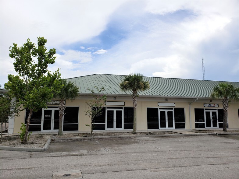 More Photos Of 9055 Americana Rd, Vero Beach Medical For Sale