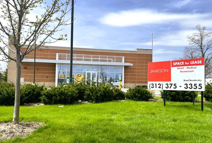 Primary Photo Of 28301 Diehl Rd, Warrenville Bank For Lease