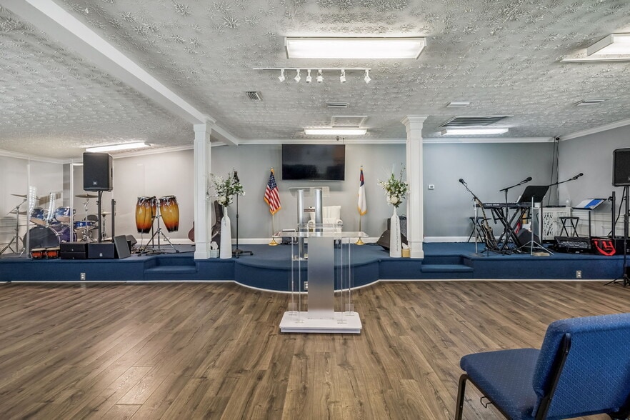 More Photos Of 4500 Nolensville Pike, Nashville Religious Facility For Sale