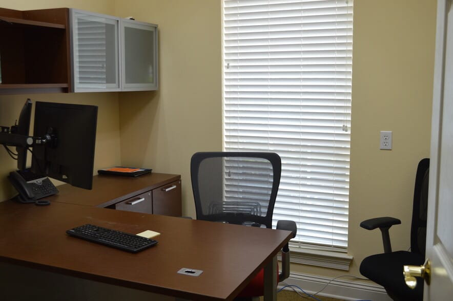 More Photos Of 4595 Spanish Trl, Pensacola Medical For Lease