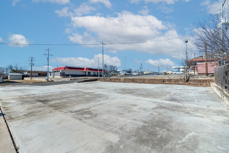 More Photos Of 305 W Dallas St, Llano Religious Facility For Sale