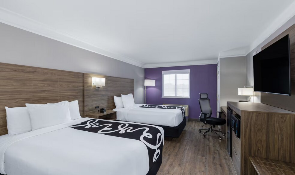 More Photos Of 9461 Lenexa Dr, Lenexa Hotel For Sale