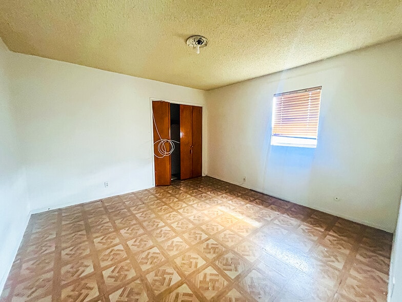 More Photos Of 980 Yale St, Los Angeles Apartments For Sale