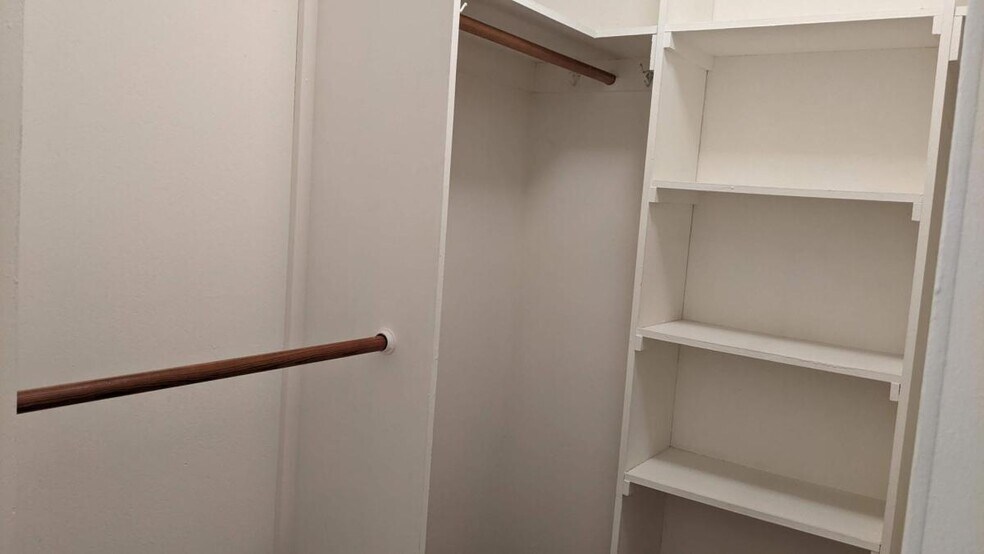 More Photos Of 8272 Lambert Dr, Huntington Beach Specialty For Lease