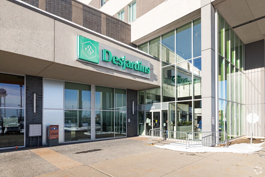 More Photos Of 201-217 Boul du Curé-Labelle, Sainte-Thérèse Office For Lease