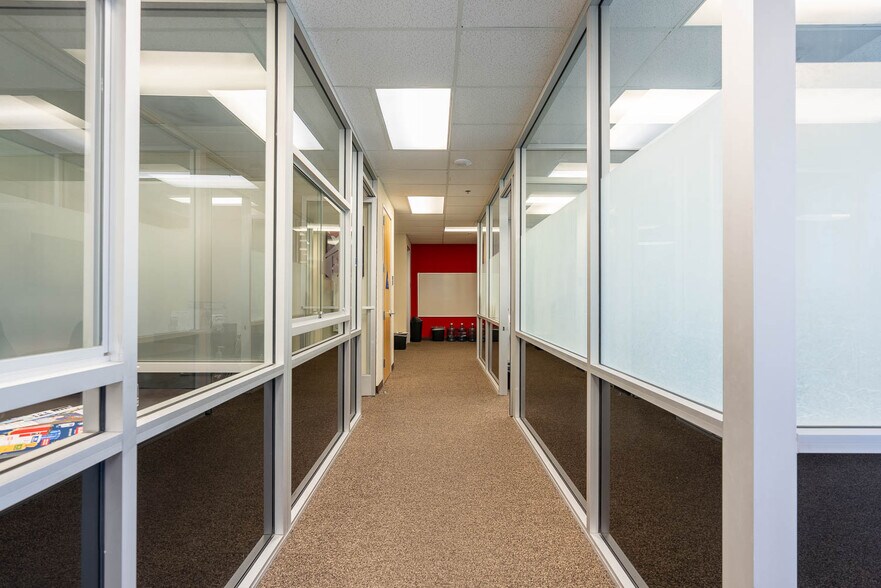 More Photos Of 28361-28385 Constellation Rd, Valencia Manufacturing For Lease