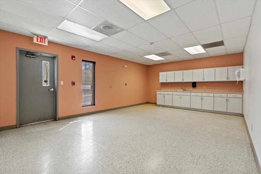 More Photos Of 167 Comfort Rd, Palatka Warehouse For Lease