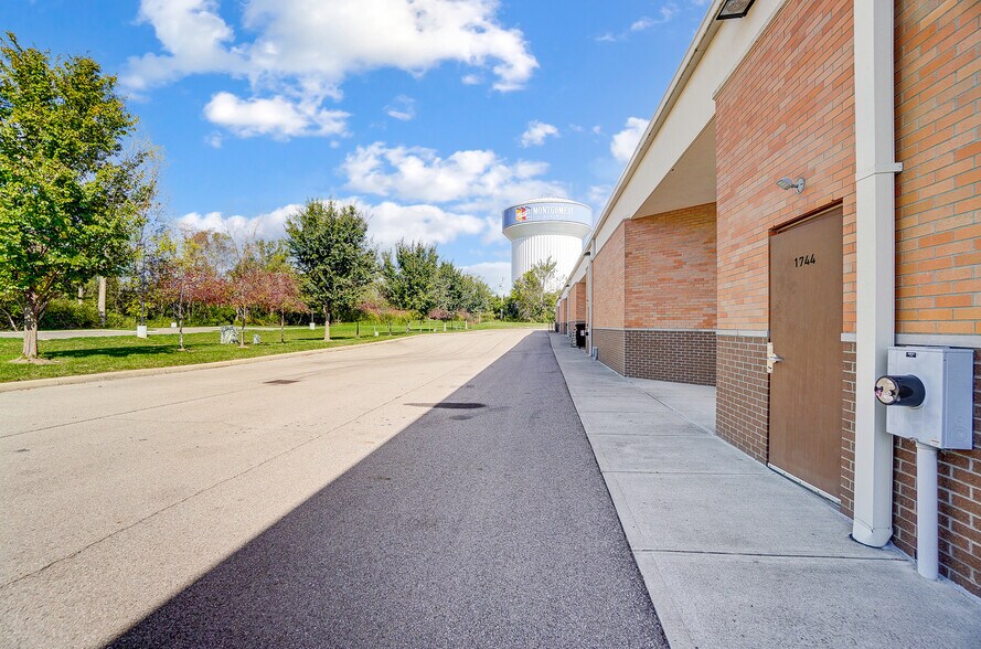 More Photos Of 1740 Thomas Paine Pky, Dayton Warehouse For Lease