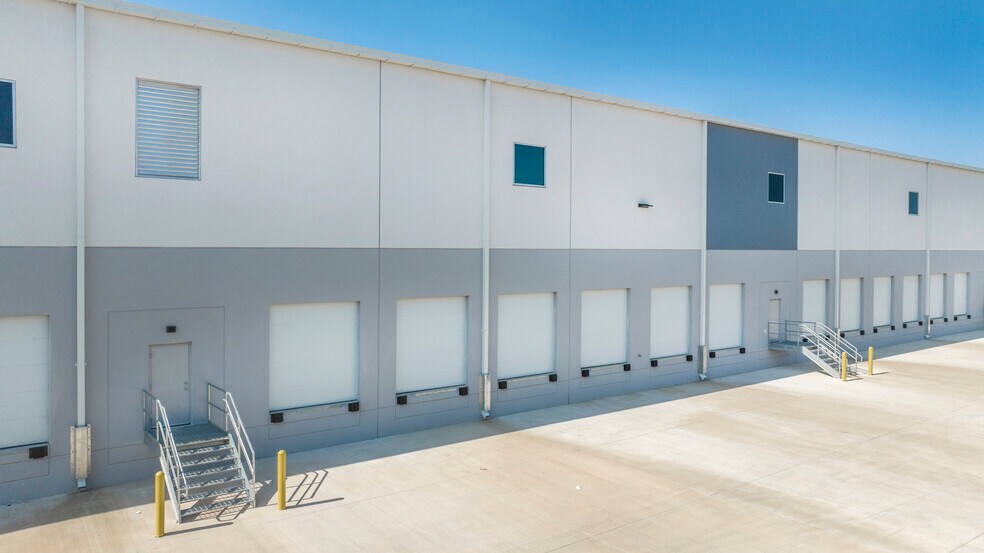 More Photos Of 933 Ellis Rd, Durham Distribution For Lease