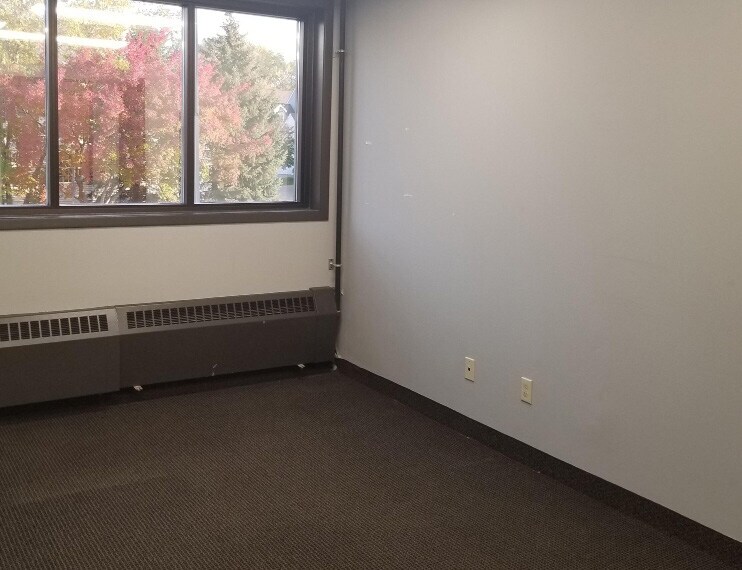 More Photos Of 125-175 Jackson Ave N, Hopkins Light Distribution For Lease