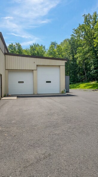More Photos Of 2669 Route 17M, Goshen Manufacturing For Lease