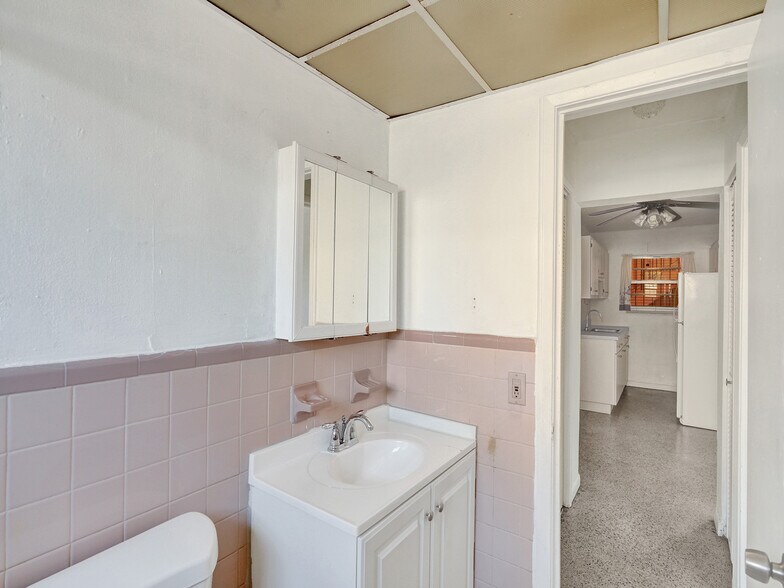 More Photos Of 720 W 16th, Hialeah Apartments For Sale