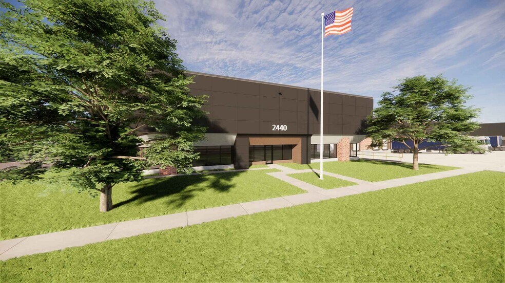 More Photos Of 2440 Pratt Blvd, Elk Grove Village Distribution For Sale