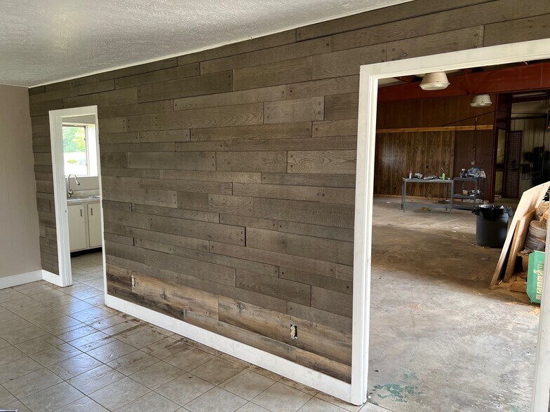 More Photos Of 1031 Woodlands Cir, Crossville Flex For Lease