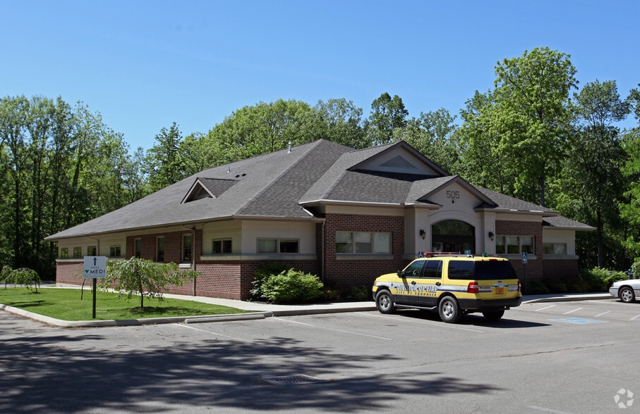 Primary Photo Of 505 Corporate Center Dr, Vandalia Medical For Lease