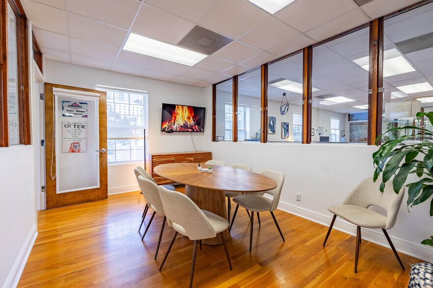 More Photos Of 320 1st Ave N, Saint Petersburg Loft Creative Space For Lease