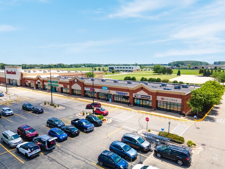 More Photos Of 3825-3829 E Calumet St, Appleton General Retail For Sale