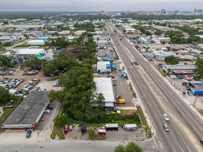 More Photos Of 1900 N Washington Blvd, Sarasota Flex For Sale