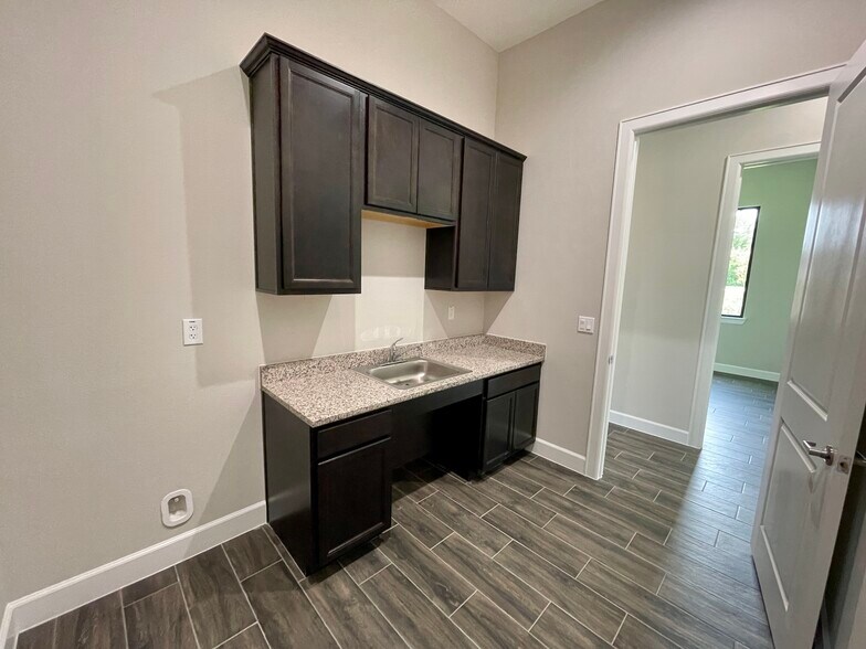 More Photos Of 4220 Cartwright Rd, Missouri City Medical For Sale