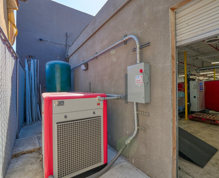 More Photos Of 6150-6164 Cherry Ave, Long Beach Warehouse For Sale