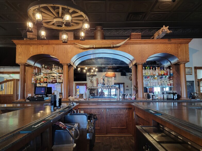 More Photos Of 5555 N Clark St, Monroe Center Restaurant For Sale