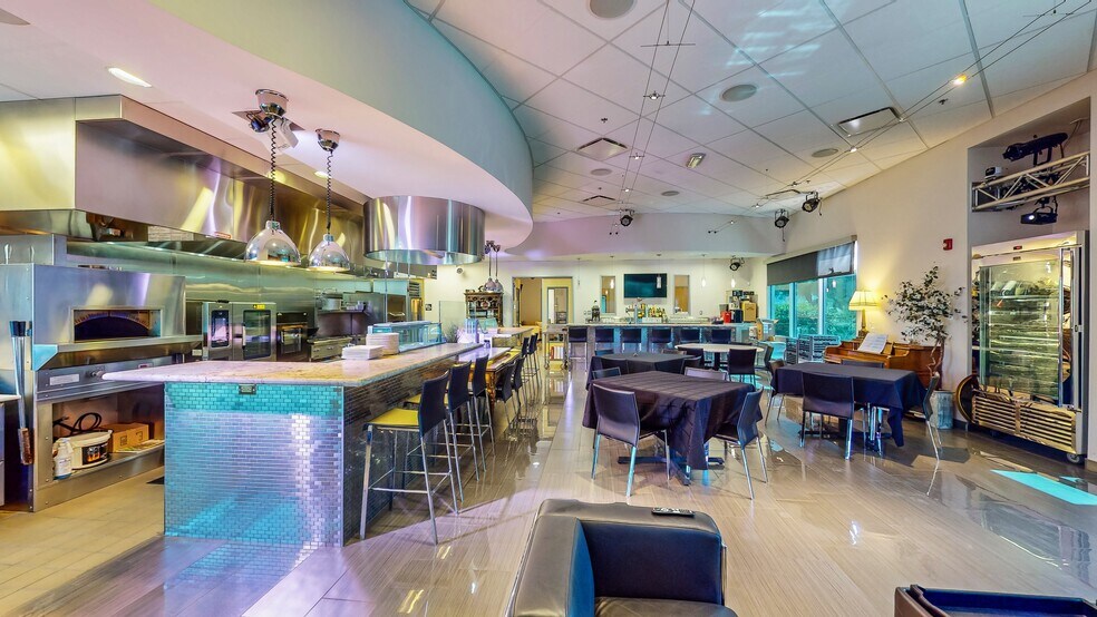 More Photos Of 7693 W Post Rd, Las Vegas Office For Sale